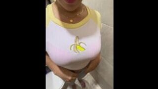 سكس موزة مصرية في الحمام مع شاب مراهق مصري جامد موت 2025