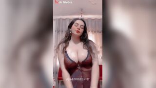 مزة بلدي طالعة لايف بدون ملابس سكس مصري