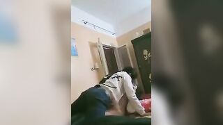 مصرية بعد الجامعة راحت مع ولد الشقة يفشخها وينزل شرفها و ينيكها جامد اوي فيديو سكس طويل ساخن نار بصوت عربي يسيح
