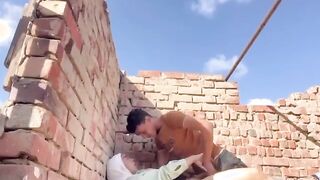 فيديو سكس مسرب فوق السطوح مع شاب مراهق ناك كس محجبة بنت بنوت ونزل شرفها 2026