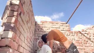 فيديو سكس مسرب فوق السطوح مع شاب مراهق ناك كس محجبة بنت بنوت ونزل شرفها 2026