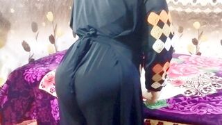 جديد اللبوه امل الهايجه مع جوز بنتها  لوحدهم في البيت احلي نيك اوسخ كلام -  سكس عربي