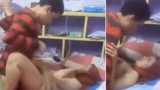 شله شباب شاقطين واحده شرموطه ونازلين فيها نيك وتصوير  سكس عربي