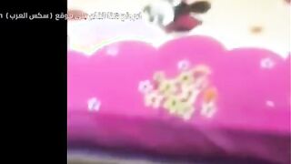 شله شباب شاقطين واحده شرموطه ونازلين فيها نيك وتصوير  سكس عربي