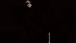 بيصورها علشان يتفرج علي جمدانه وهوا بينيكها وهي مش عاجبها - سكس عربي طويل