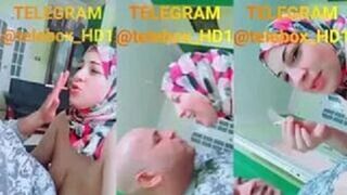 ميلف مسلمة محجبة شمال بتتكيف قبل النيك - سكس عربي ميلف محارم