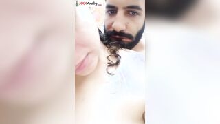 دلوعة في الحمام هايجة اوي مع زوجها نازل بوس في شفايفها وتقطيع حلمات البزاز - سكس عربي ساخن في الحمام