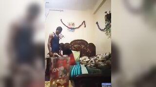 مصرية مولعة نار هايجة مع العنتيل بتاعها في الشقة لابساله قميص نوم احمر يهج زبه في لحظة - سكس مصري