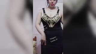 سكس نودز متشرمطة القحبة عايزة دكر الوسخة يفشخ كسها وينزل لبنها المكبوت بترقص وتهز في جسمها الساخن