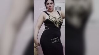 سكس نودز متشرمطة القحبة عايزة دكر الوسخة يفشخ كسها وينزل لبنها المكبوت بترقص وتهز في جسمها الساخن